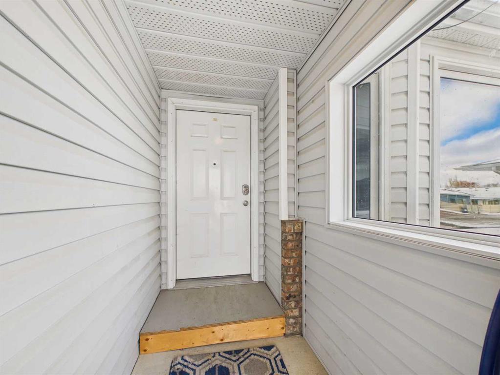 Fourth View of 63 Ellis Street , Eastview Estates, Red Deer, Alberta, T4R 2C6