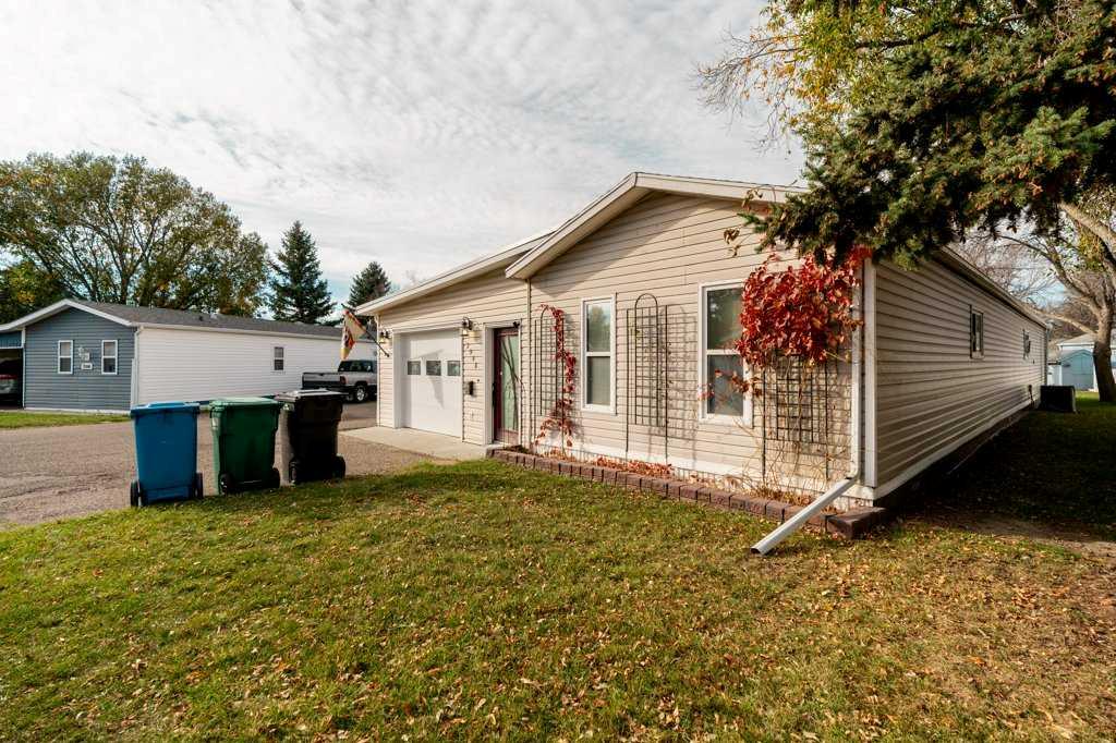 Third View of 2948 31 Street S, Parkbridge Estates, Lethbridge, Alberta, T1K 6T1