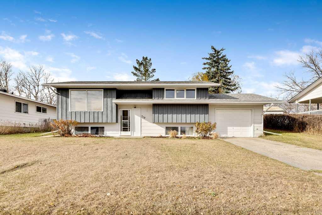 713 Prospect Avenue , A2354577, Alberta,