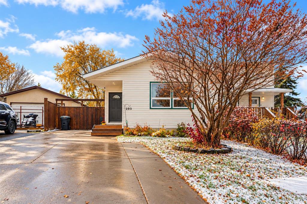 203 Cochrane Crescent , A2354619, Alberta,