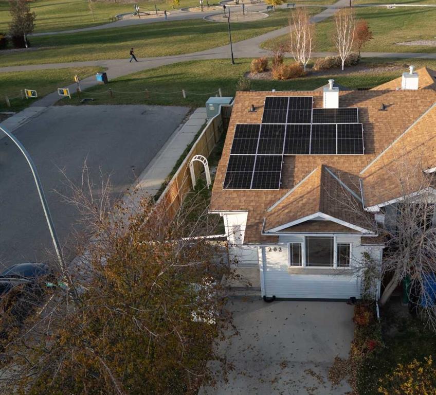 202 Cougar Way N, A2354643, Alberta,