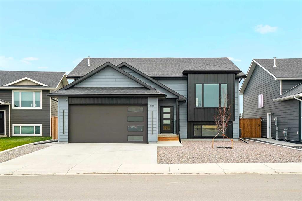325 9 Street N, A2354716, Alberta,