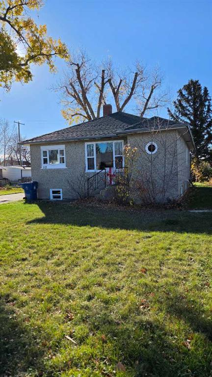 112 2 Avenue NE, A2354724, Alberta,