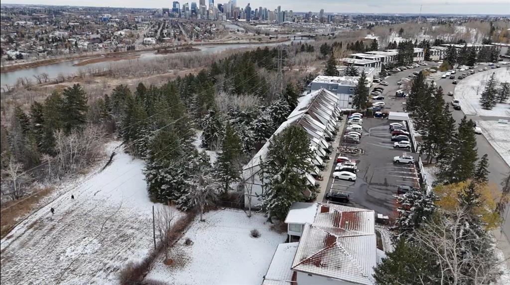 Fifth View of 12, 304 Cedar Crescent SW, Spruce Cliff, Calgary, Alberta, T3C 2Y8