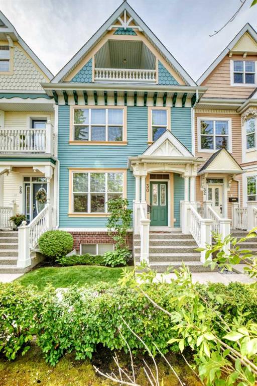 30 Versailles Gate SW, A2354878, Alberta,