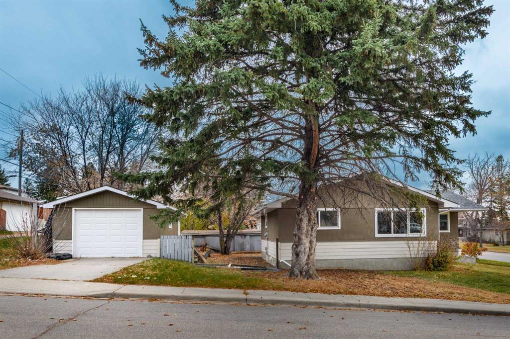Third View of 4 Cheyenne Crescent NW, Charleswood, Calgary, Alberta, T2L 0Z2