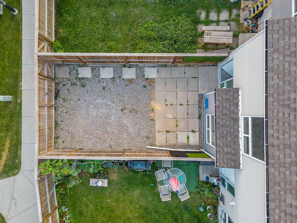 Third View of 33, 5425 Pensacola Crescent SE, Penbrooke Meadows, Calgary, Alberta, T2A 2G7