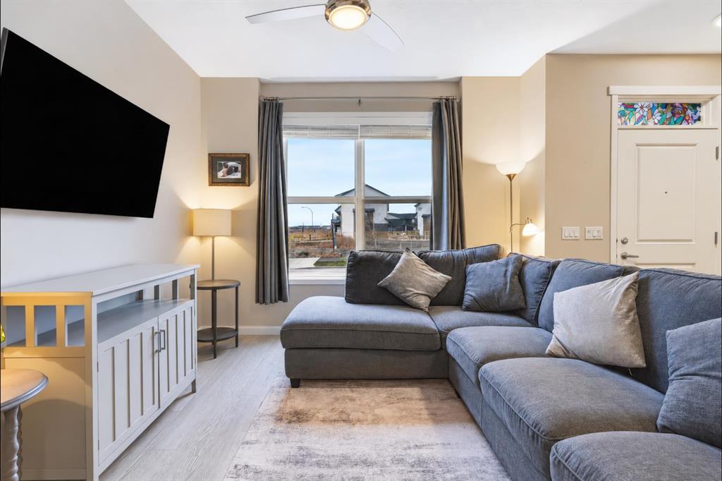 Fifth View of 360 Hotchkiss Drive SE, Hotchkiss, Calgary, Alberta, T3S 0J9