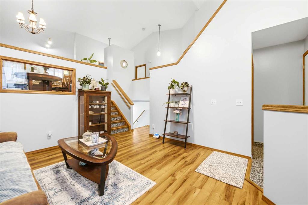 10 Cimarron Meadows Way , A2355002, Alberta,