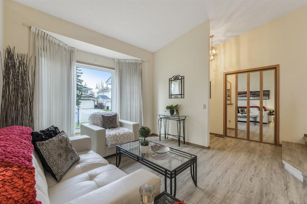 Fifth View of 61 Shannon Crescent SW, Shawnessy, Calgary, Alberta, T2Y 2T8