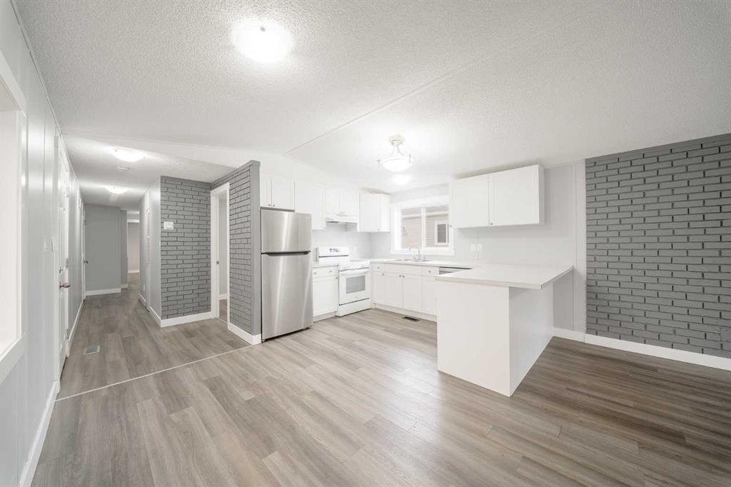 Fourth View of 215, 6220 17 Avenue SE, Red Carpet, Calgary, Alberta, T2A 0W6