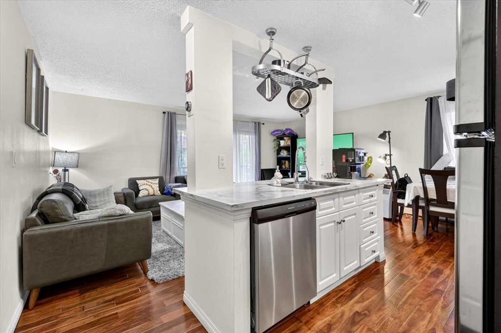 201, 709 3 Avenue NW, A2355195, Alberta,