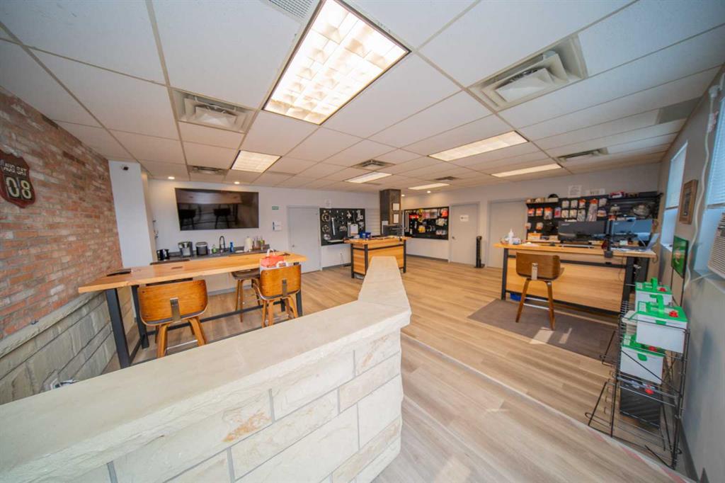 Third View of 103, 4632 1 Street SE, Manchester Industrial, Calgary, Alberta, T2G 2L3