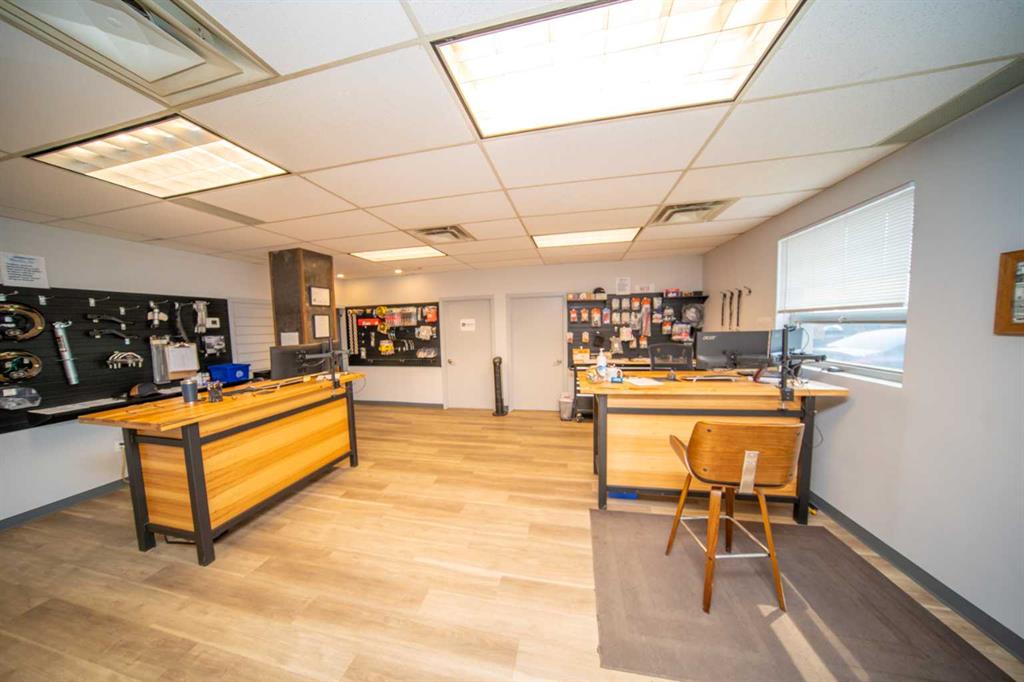 Fourth View of 103, 4632 1 Street SE, Manchester Industrial, Calgary, Alberta, T2G 2L3