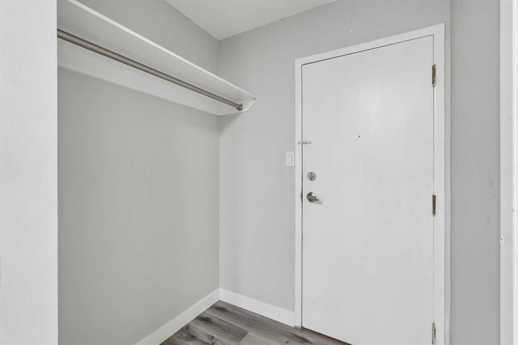 Third View of 304, 116 3 Avenue SE, Chinatown, Calgary, Alberta, T2G5A9