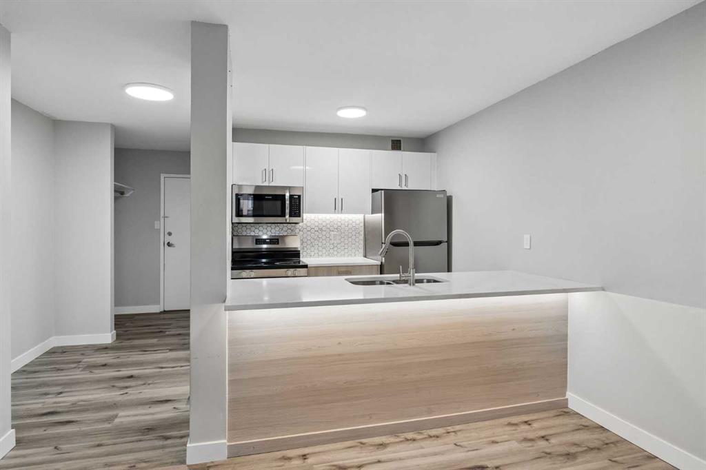Fourth View of 304, 116 3 Avenue SE, Chinatown, Calgary, Alberta, T2G5A9