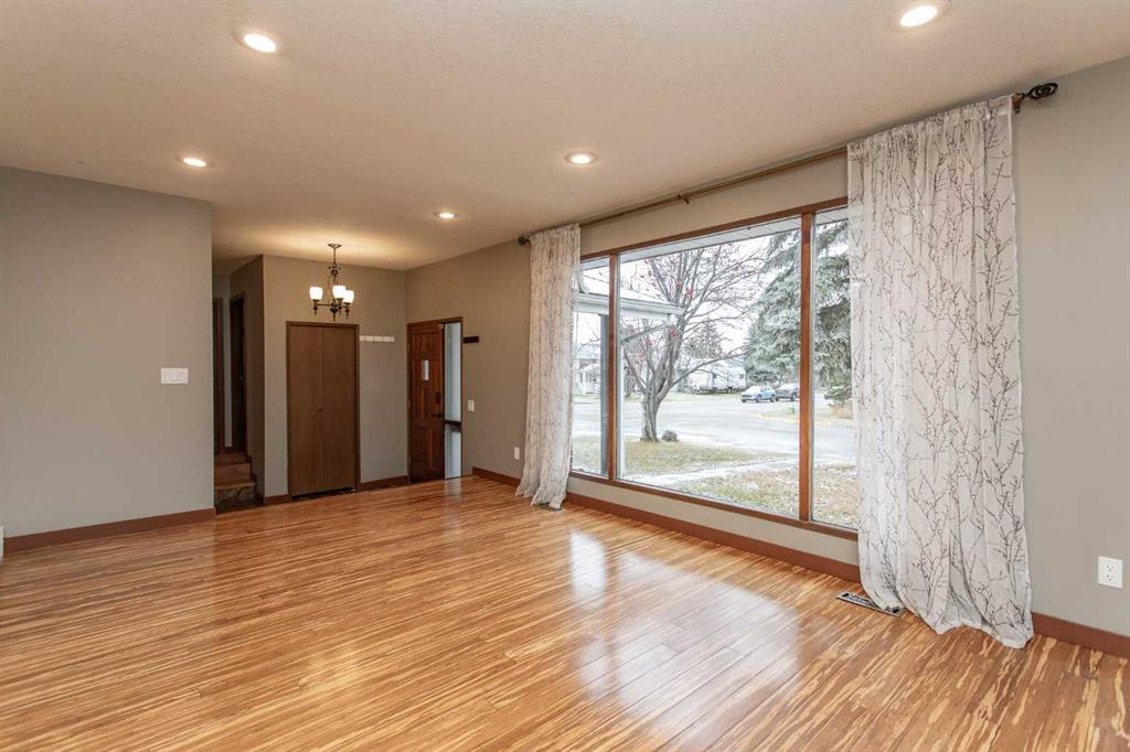 Fourth View of 11 Odell Green , Oriole Park, Red Deer, Alberta, T4P 1V3
