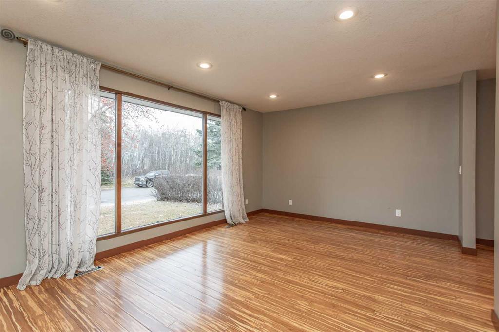 Fifth View of 11 Odell Green , Oriole Park, Red Deer, Alberta, T4P 1V3