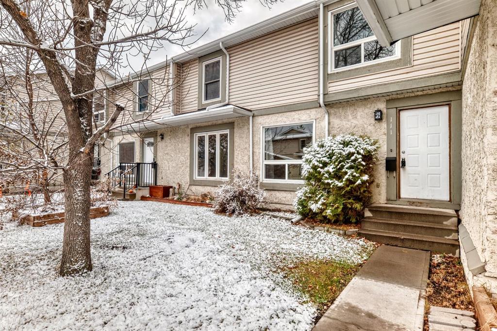 Fourth View of 111 Deer Ridge Lane SE, Deer Ridge, Calgary, Alberta, T2J6N3