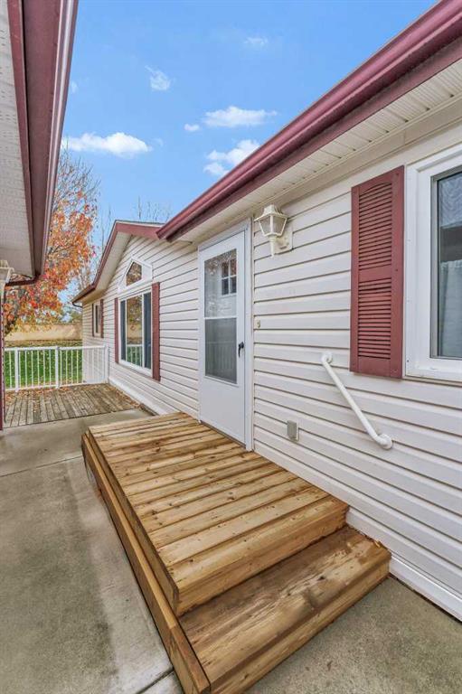 Fifth View of 32, 1600 Strachan Road SE, SE Southridge, Medicine Hat, Alberta, T1B4M3