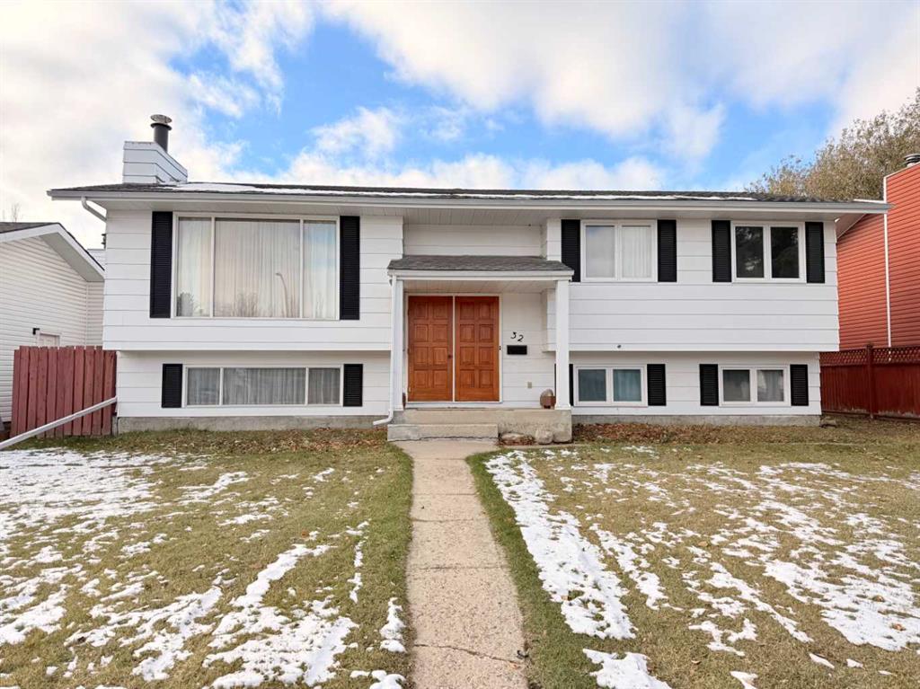 32 Asmundsen Avenue , A2355504, Alberta,