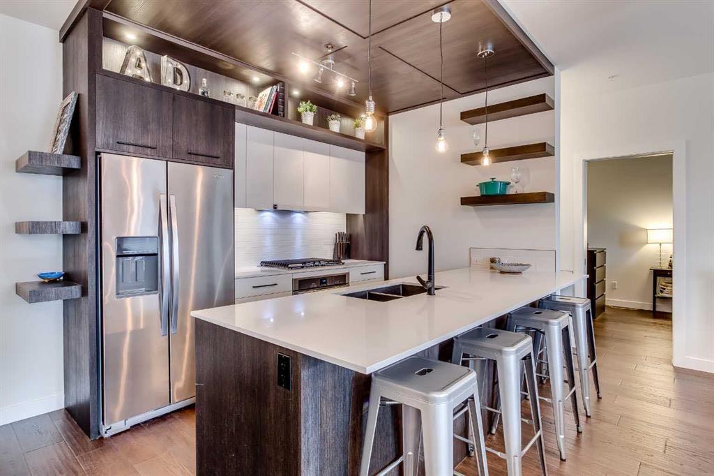 Third View of 208, 2702 17 Avenue SW, Shaganappi, Calgary, Alberta, T3E8A5