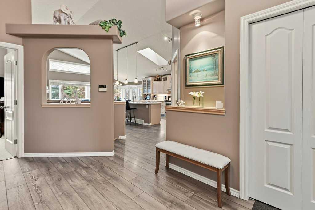 Third View of 214 Douglas Glen Gardens SE, Douglasdale/Glen, Calgary, Alberta, T2Z 3S9