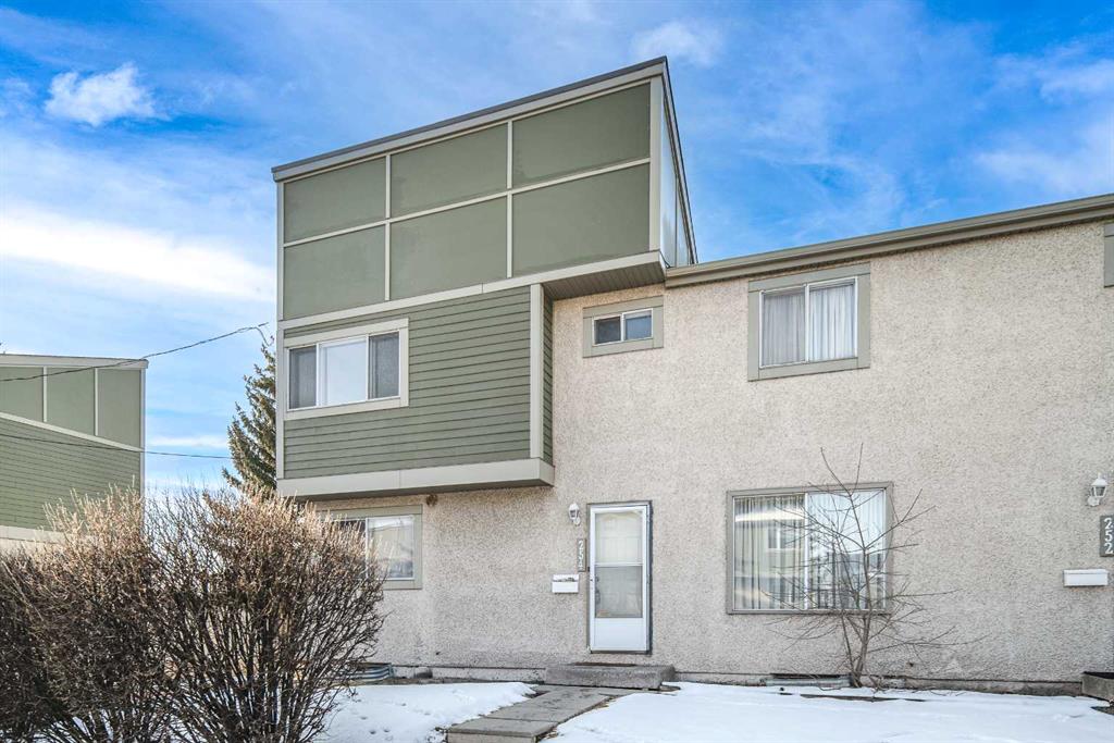 Second View of 254, 406 Blackthorn Road NE, Thorncliffe, Calgary, Alberta, T2K 1K5