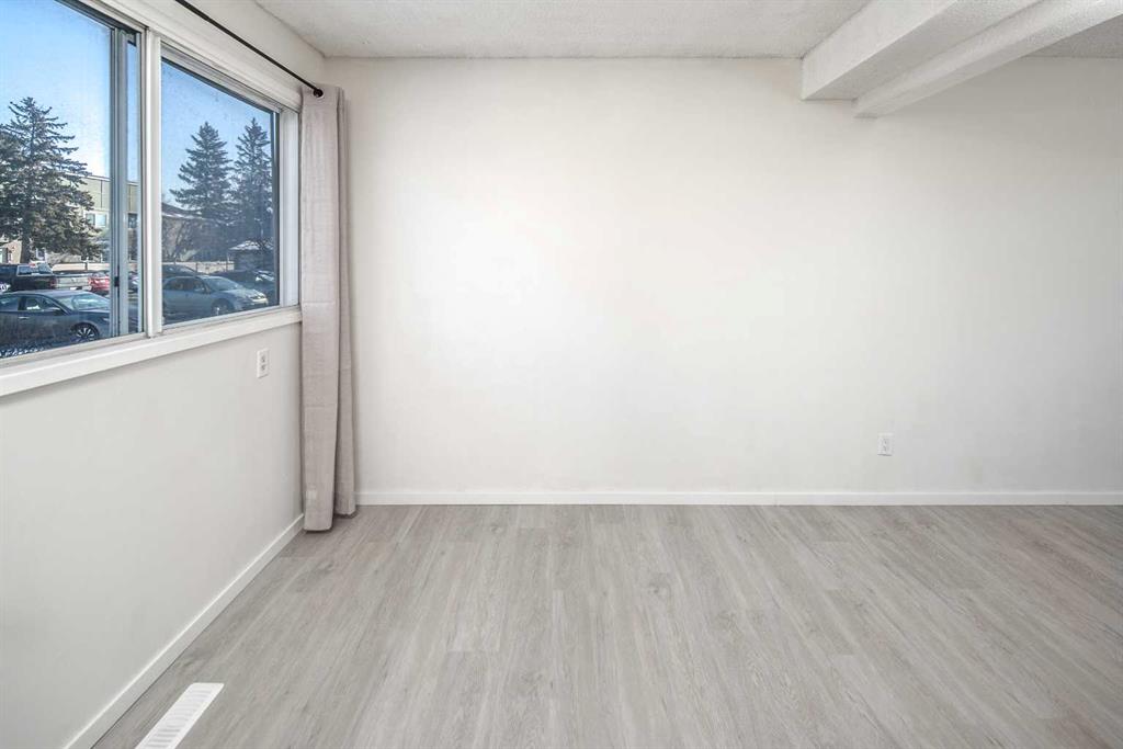 Fifth View of 254, 406 Blackthorn Road NE, Thorncliffe, Calgary, Alberta, T2K 1K5