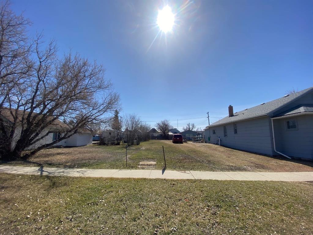 203 2 Avenue E, A2210639, Alberta,