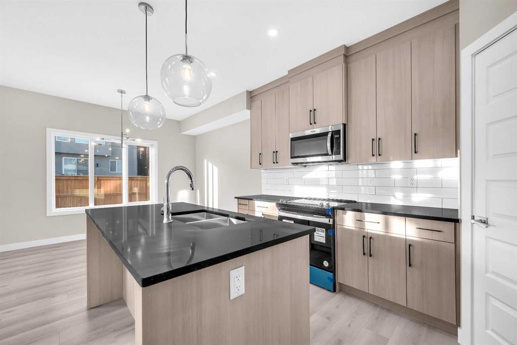 70 Sandpiper Bend , A2213237, Alberta,