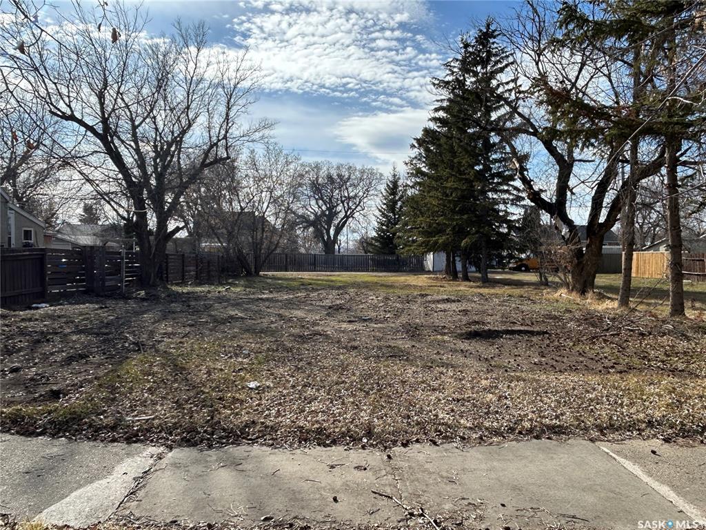 Second View of 671 101st Street, Riverview NB, North Battleford, Saskatchewan, S9A 0Y7