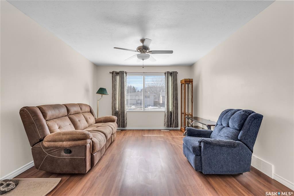 Fourth View of 228 Y Avenue S, Meadowgreen, Saskatoon, Saskatchewan, S7M 3J5