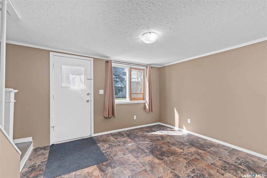 Fifth View of 426 10th Street E, Midtown, Prince Albert, Saskatchewan, S6V 0Z4