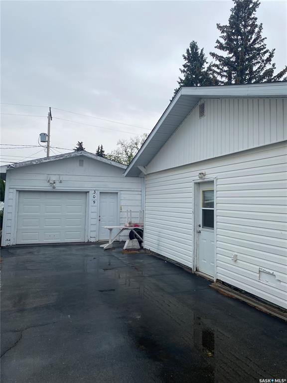 MLS® listing #SK010326 for sale located at 309 Gastle Street