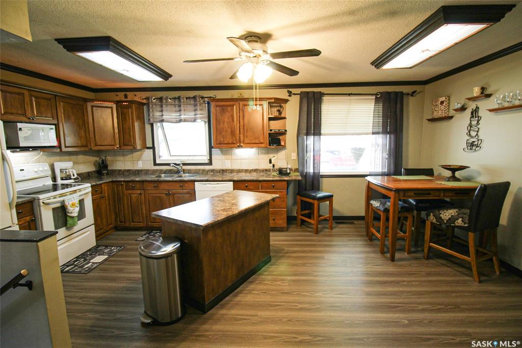 Third View of 724 4th Street E, Shaunavon, Saskatchewan, S0N 2M0