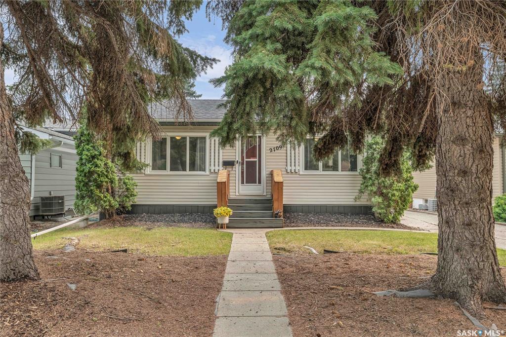 MLS® listing #SK012677 for sale located at 2709 Thornton Avenue