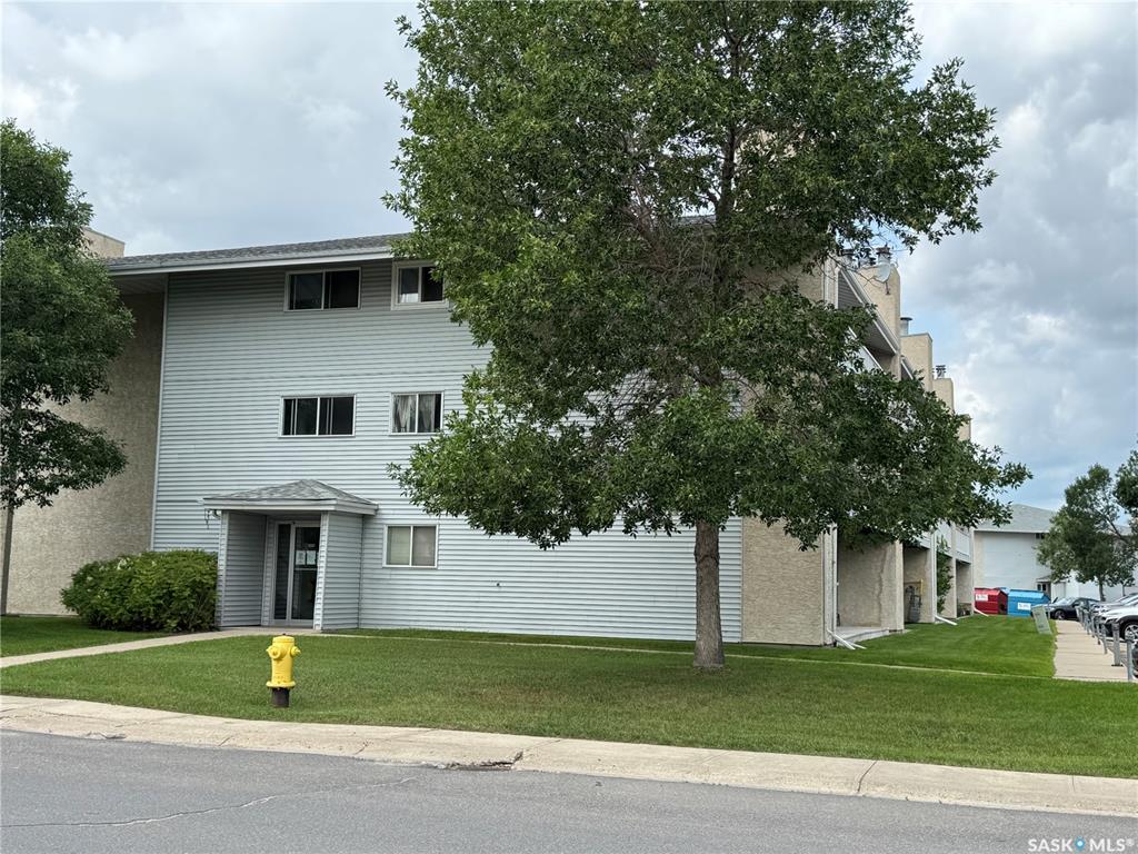 MLS® listing #SK012726 for sale located at 2410 Heseltine Road #401