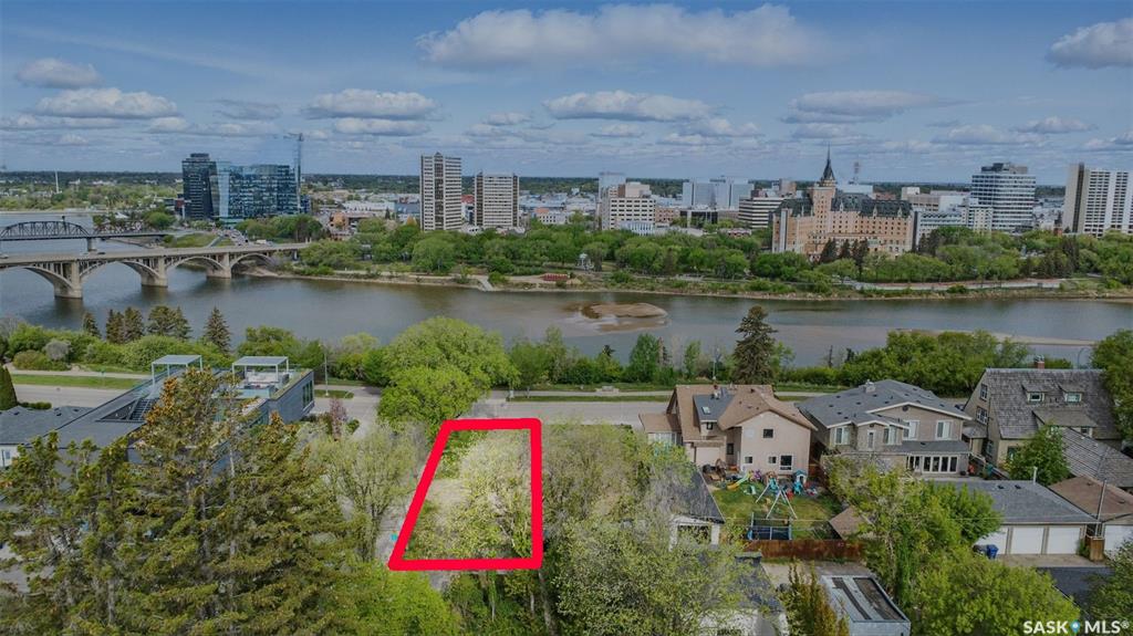 702 Saskatchewan Crescent E, SK012750, Saskatchewan,