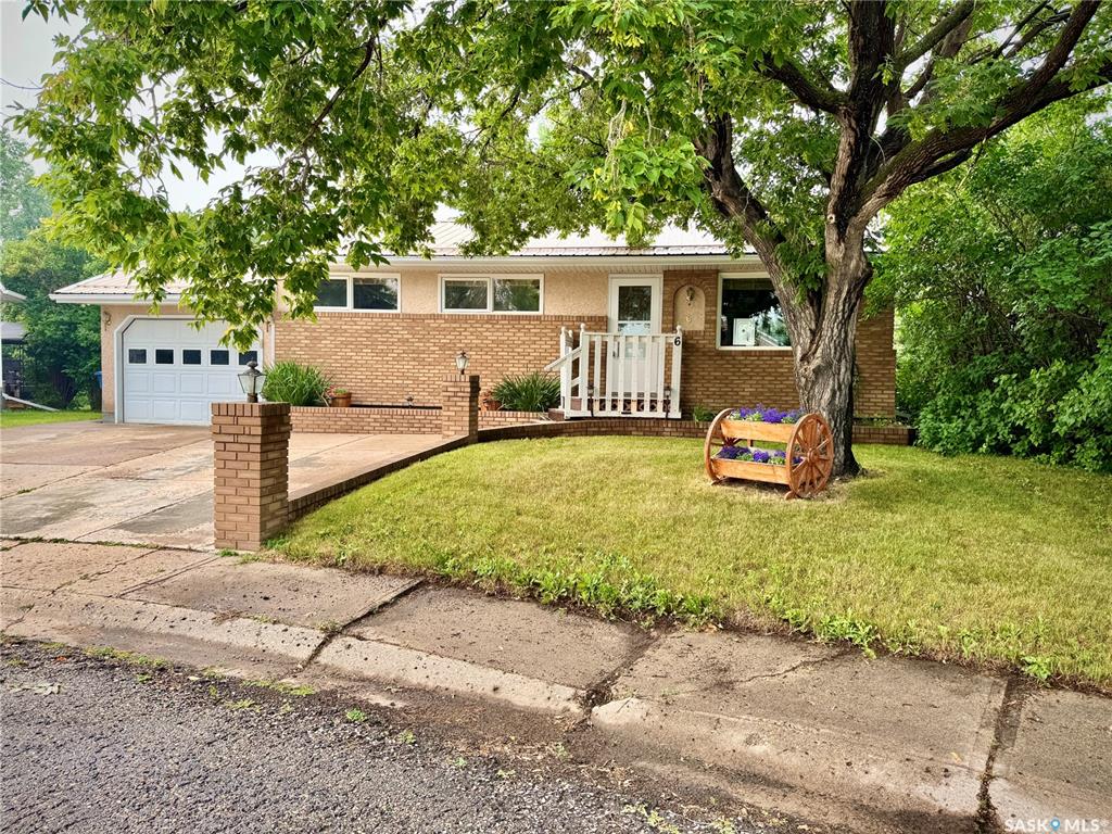 6 Georgian Place W, SK012759, Saskatchewan,