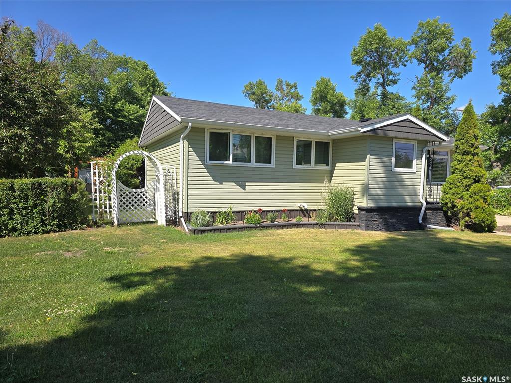 Second View of 708 Wolseley Avenue, Grenfell, Saskatchewan, S0G 2B0