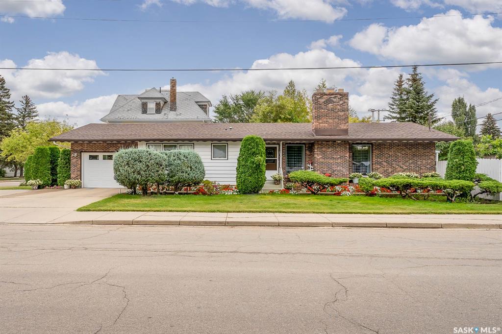MLS® listing #SK012773 for sale located at 675 2nd Avenue Nw
