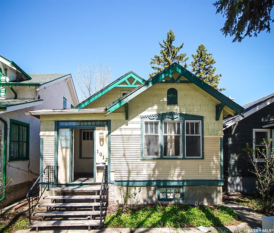 MLS® listing #SK012807 for sale located at 1012 Victoria Avenue
