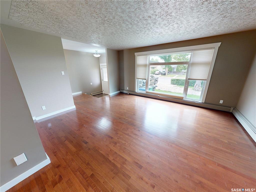Fourth View of 2701 Eastview, Eastview SA, Saskatoon, Saskatchewan, S7J 2J9