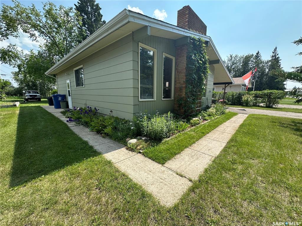 Fourth View of 216 5th Street Ne, Ituna, Saskatchewan, S0A 1N0