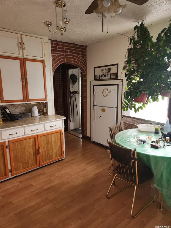 Fourth View of 427 Home Street W, Westmount/Elsom, Moose Jaw, Saskatchewan, S6H 4X7