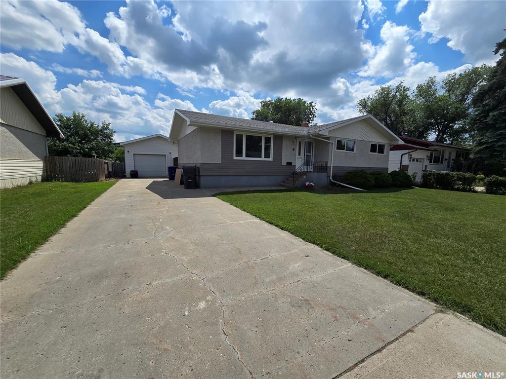 8 Hartney Bay, SK013138, Saskatchewan,
