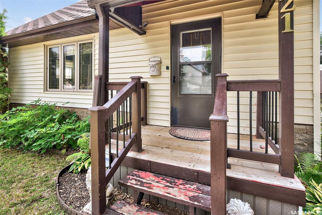 Third View of 21 Iroquois Street W, Westmount/Elsom, Moose Jaw, Saskatchewan, S6H 5A4