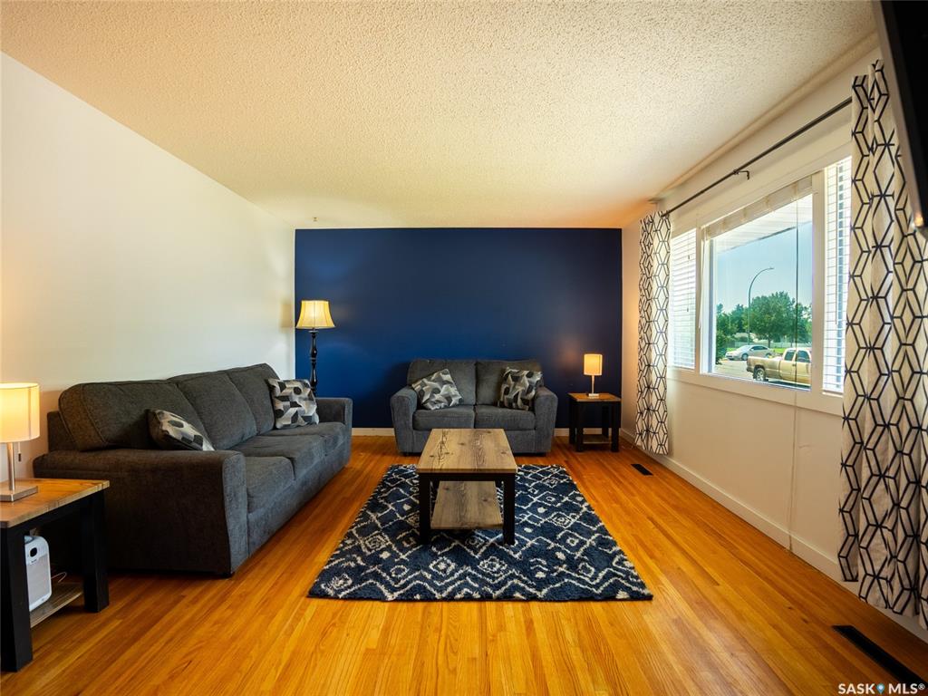 Third View of 37 Lorimer Crescent, Coronation Park, Regina, Saskatchewan, S4R 3X9