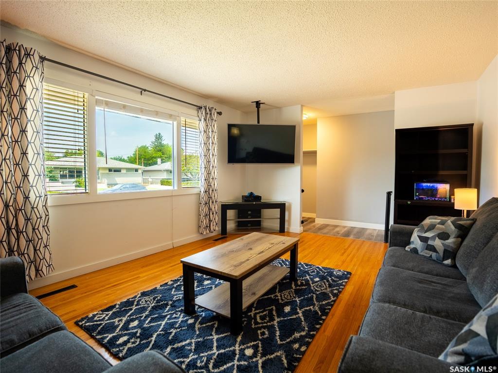 Fifth View of 37 Lorimer Crescent, Coronation Park, Regina, Saskatchewan, S4R 3X9